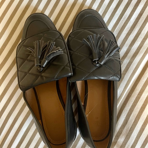 H&M Tassel Loafer - Picture 2 of 3